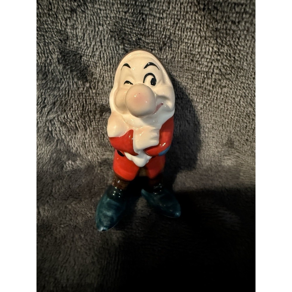 Vintage Walt Disney Snow White & Seven‎ Dwarfs Porcelain Figurine Japan Grumpy